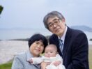 【鎌倉のお宮参り撮影】祖父母と残す三世代家族写真｜貸切古民家スタジオ